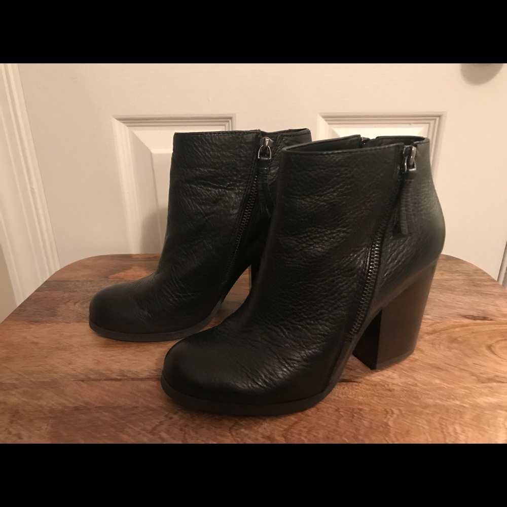 Kenneth Cole Reaction Black Leather Booties